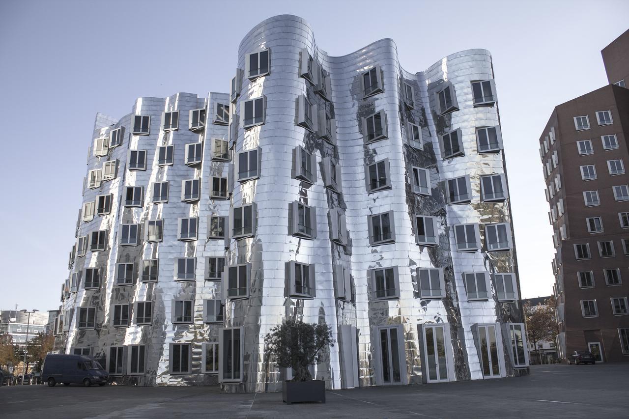 Sleep Inn Duesseldorf Exteriör bild